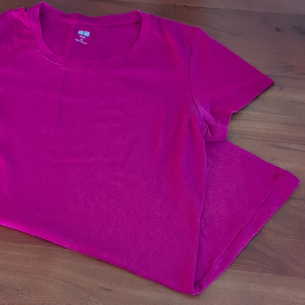 Uniqlo Supima Pink Tee Size M